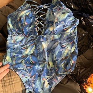 5 Large Swimsuits